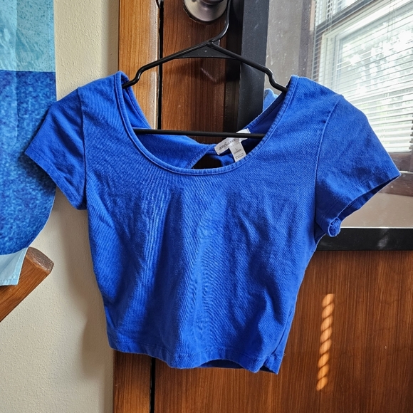 🖤💙 Ambiance Apparel Set of 2 Tee Shirt Crop Tops - Size L - Picture 2 of 12